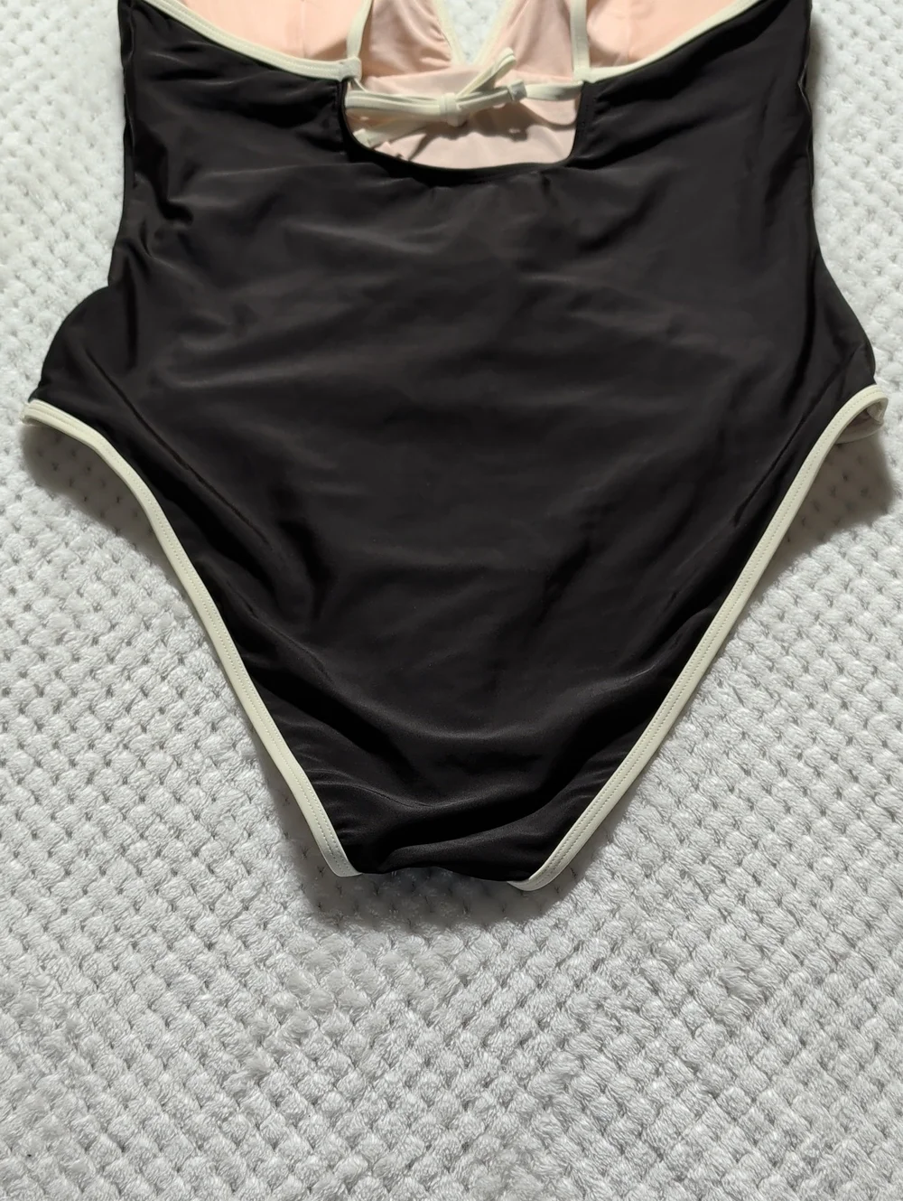Cupshe Chic One Piece Swimsuit With Alluring Contrast Trim